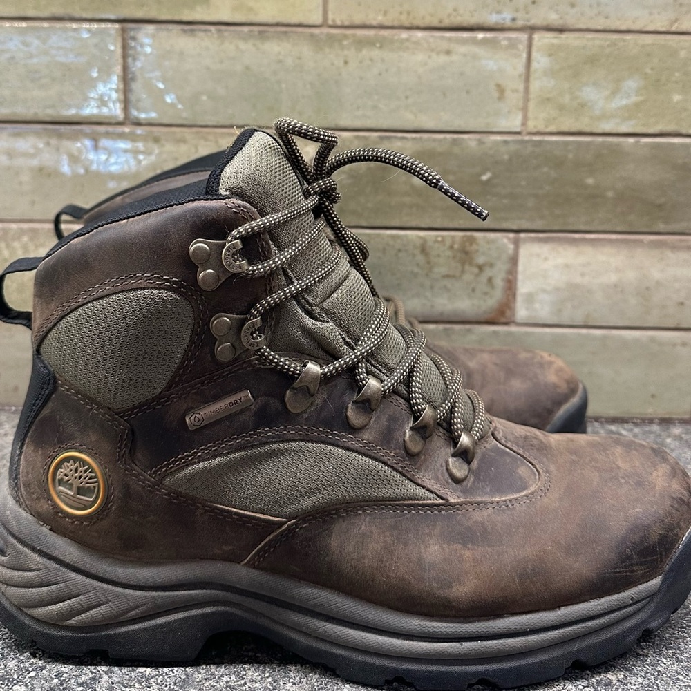 Timberland Men's Brown Waterproof Hiking Boots. Size 8.5